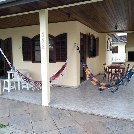 Casa Guaratuba Espacosa E Confortavel Exterior foto